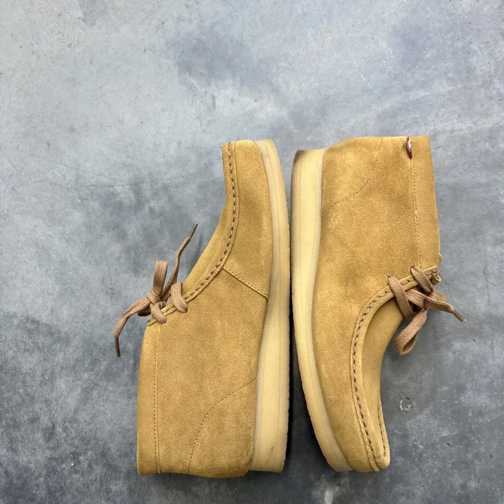 Clarks 2015 Mens 10.5 Camel Suede Wallabee Shoes,